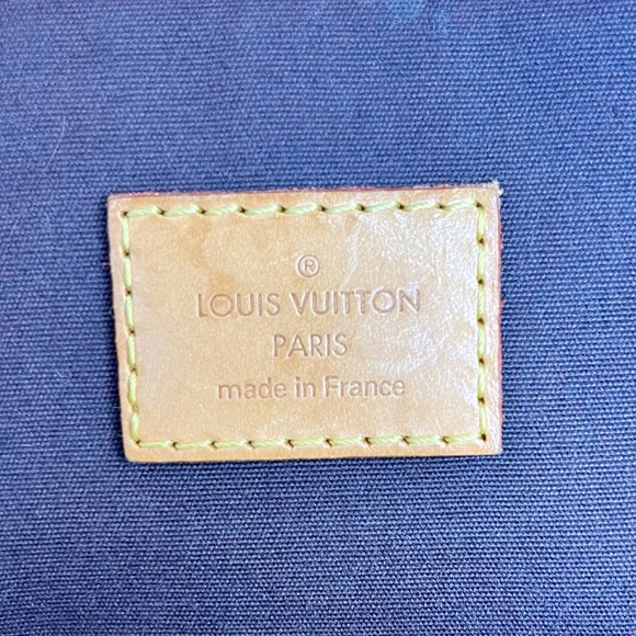 Louis Vuitton Amarante Vernis Monogram Bellevue GM Bag - Picture 15 of 17